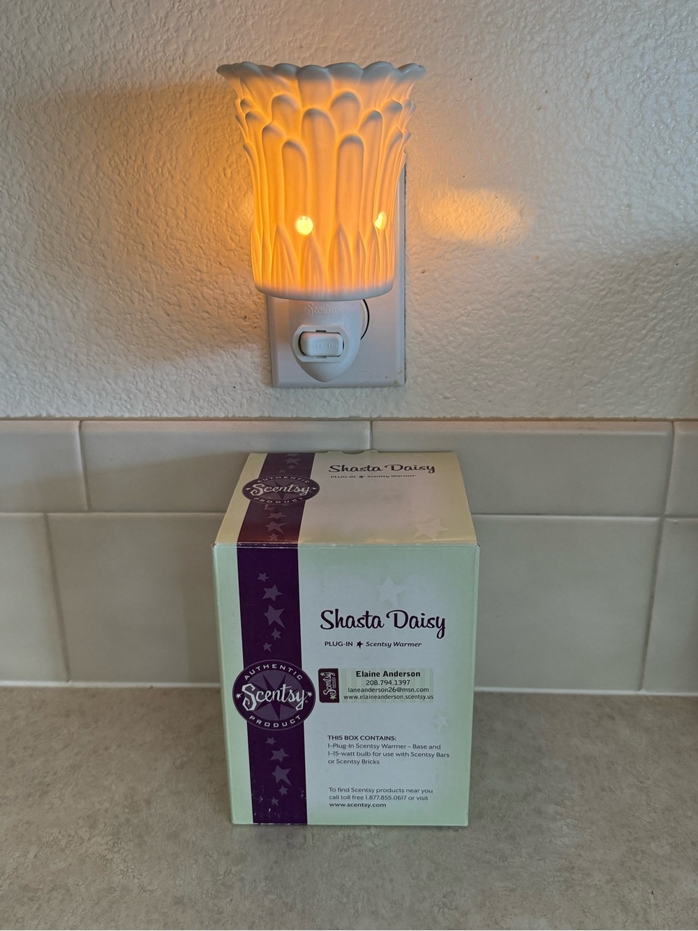 🌼 Scentsy Shasta Daisy Plug-In Warmer – NEW in Box – Retired